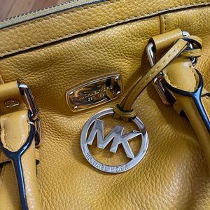 Michael Kors Handbag / Shoulder Strap bag